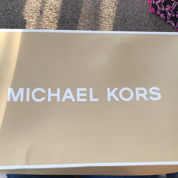 Michael Kors heels and bag - Picture 2 of 2
